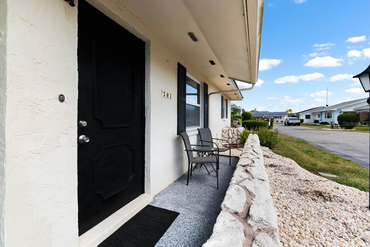 701 W BROCKTON PLACE, Sun City Center, FL 33573 Front porch
