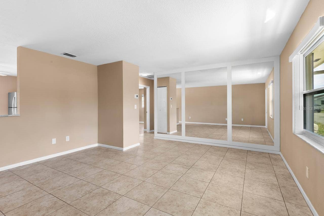 701 W BROCKTON PLACE, Sun City Center, FL 33573 Living room