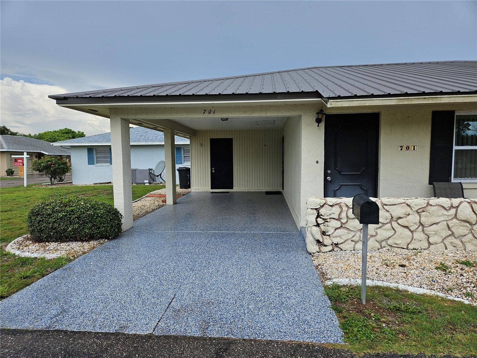 701 W BROCKTON PLACE, Sun City Center, FL 33573 New driveway coating 2024