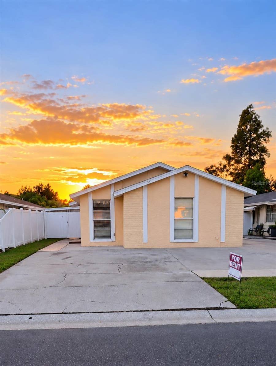 Property photo for 8206 RAVENCROFT DRIVE, Tampa, FL