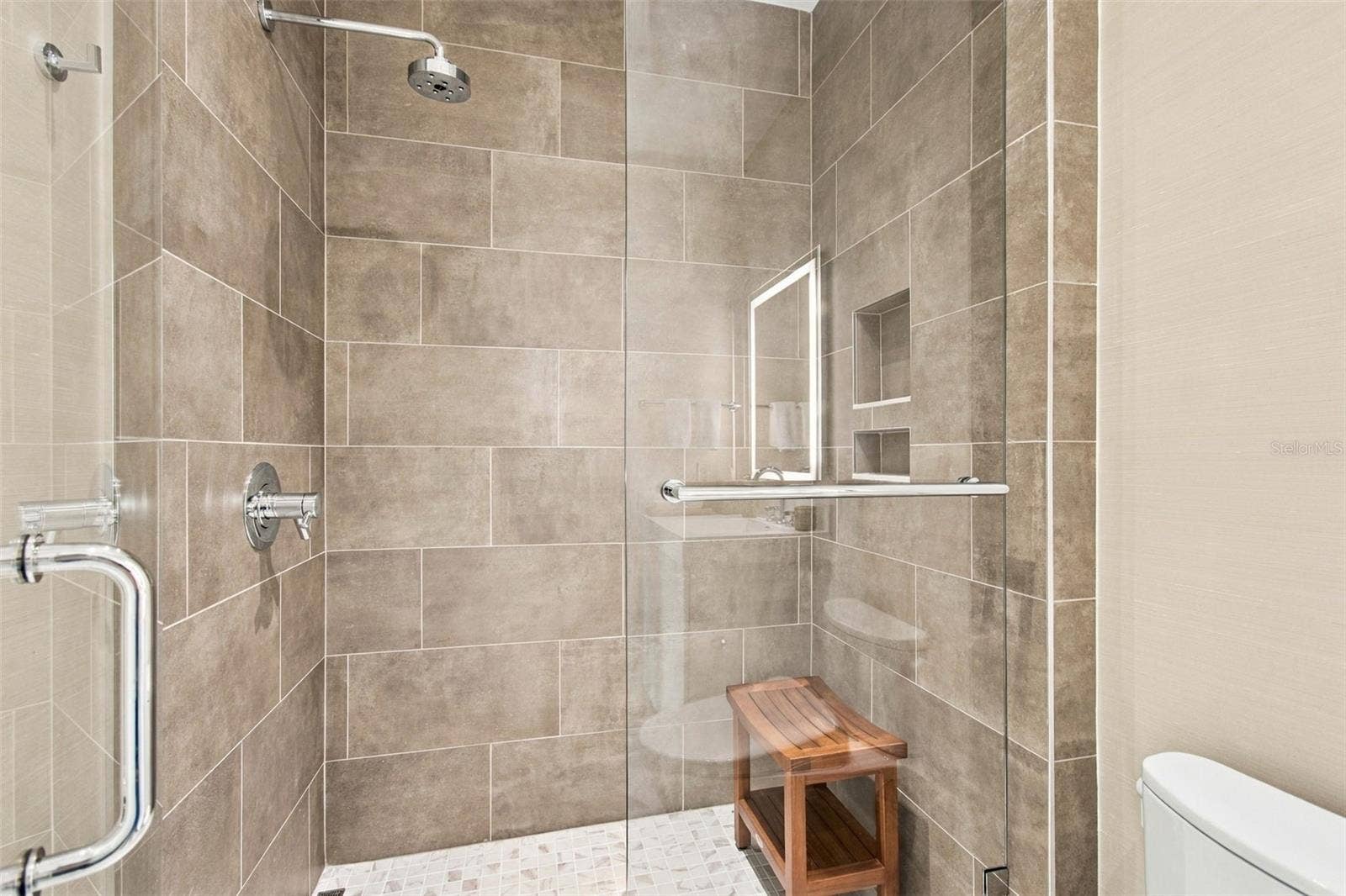 126 4TH AVENUE NE, #1202, St Petersburg, FL 33701 126 4TH AVENUE NE, #1202, St Petersburg, FL 33701