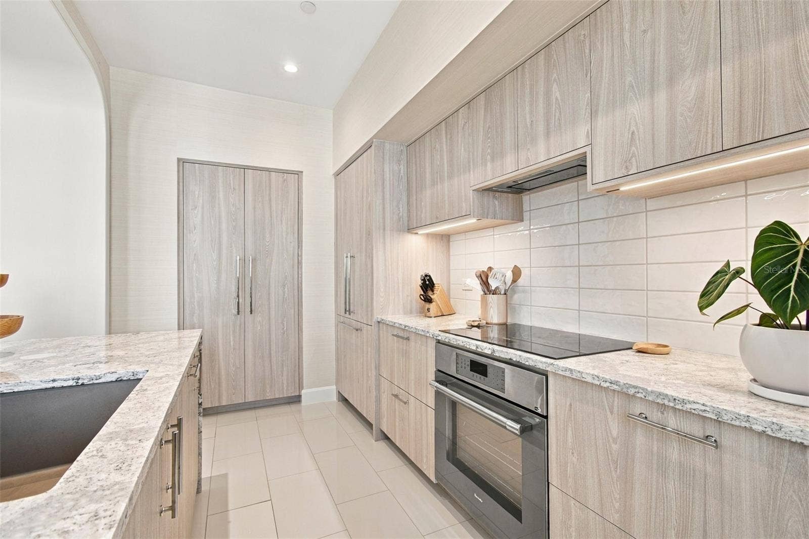126 4TH AVENUE NE, #1202, St Petersburg, FL 33701 126 4TH AVENUE NE, #1202, St Petersburg, FL 33701