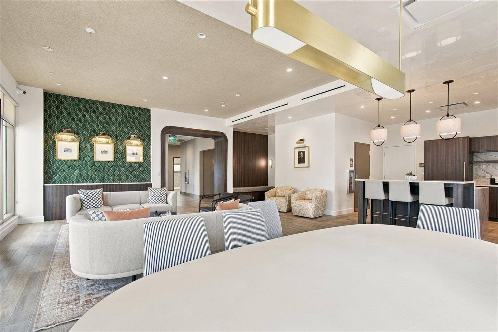 126 4TH AVENUE NE, #1202, St Petersburg, FL 33701 126 4TH AVENUE NE, #1202, St Petersburg, FL 33701
