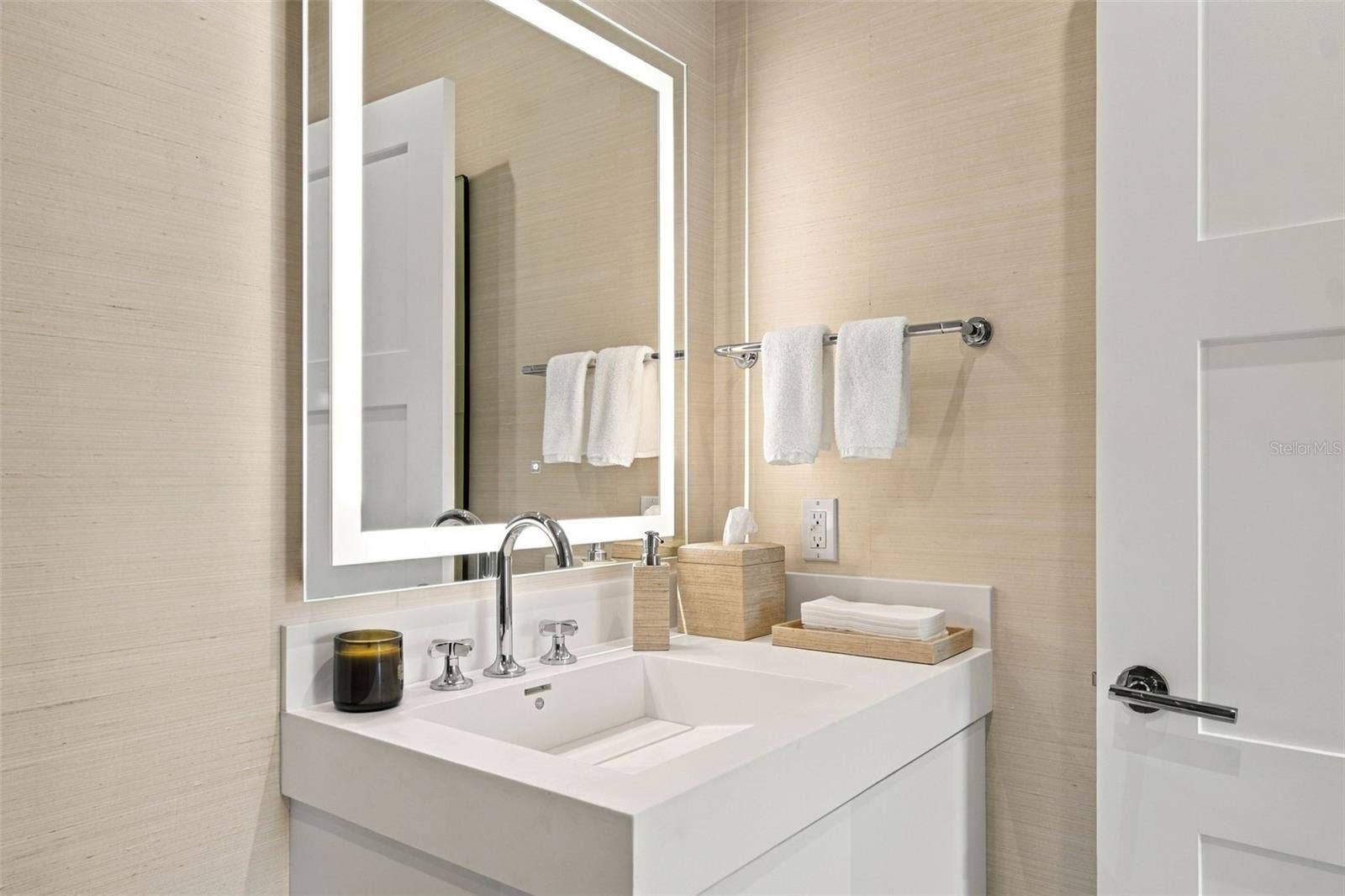 126 4TH AVENUE NE, #1202, St Petersburg, FL 33701 126 4TH AVENUE NE, #1202, St Petersburg, FL 33701
