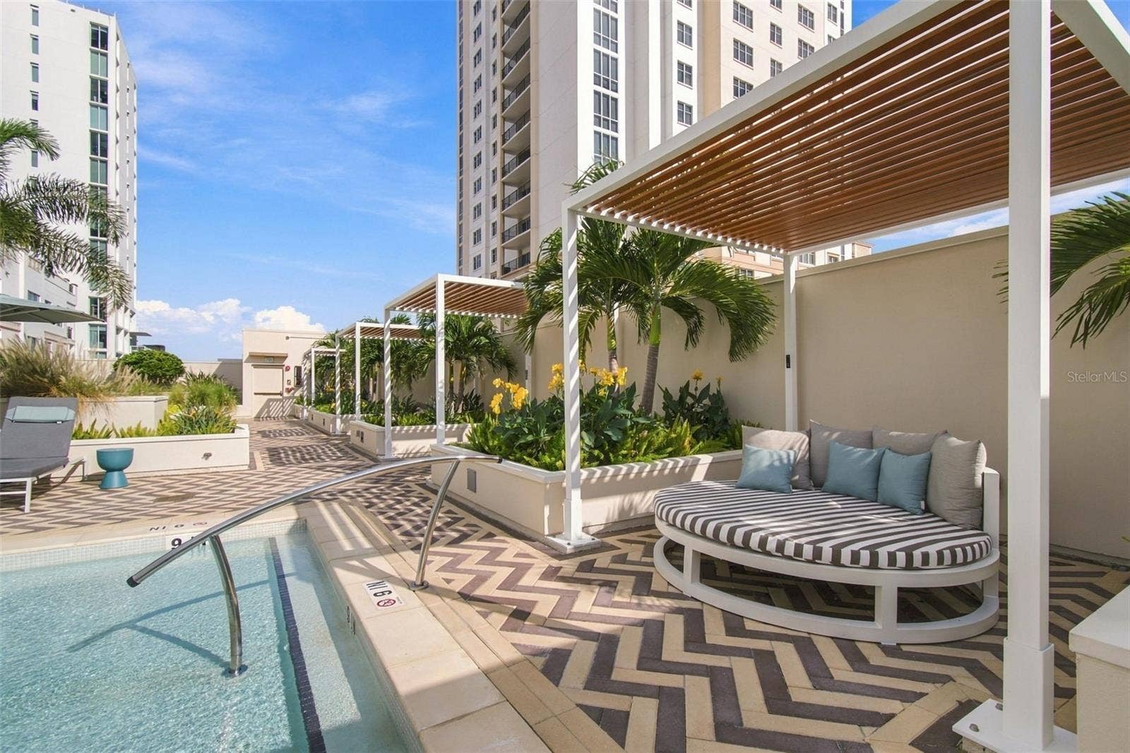 126 4TH AVENUE NE, #1202, St Petersburg, FL 33701 126 4TH AVENUE NE, #1202, St Petersburg, FL 33701