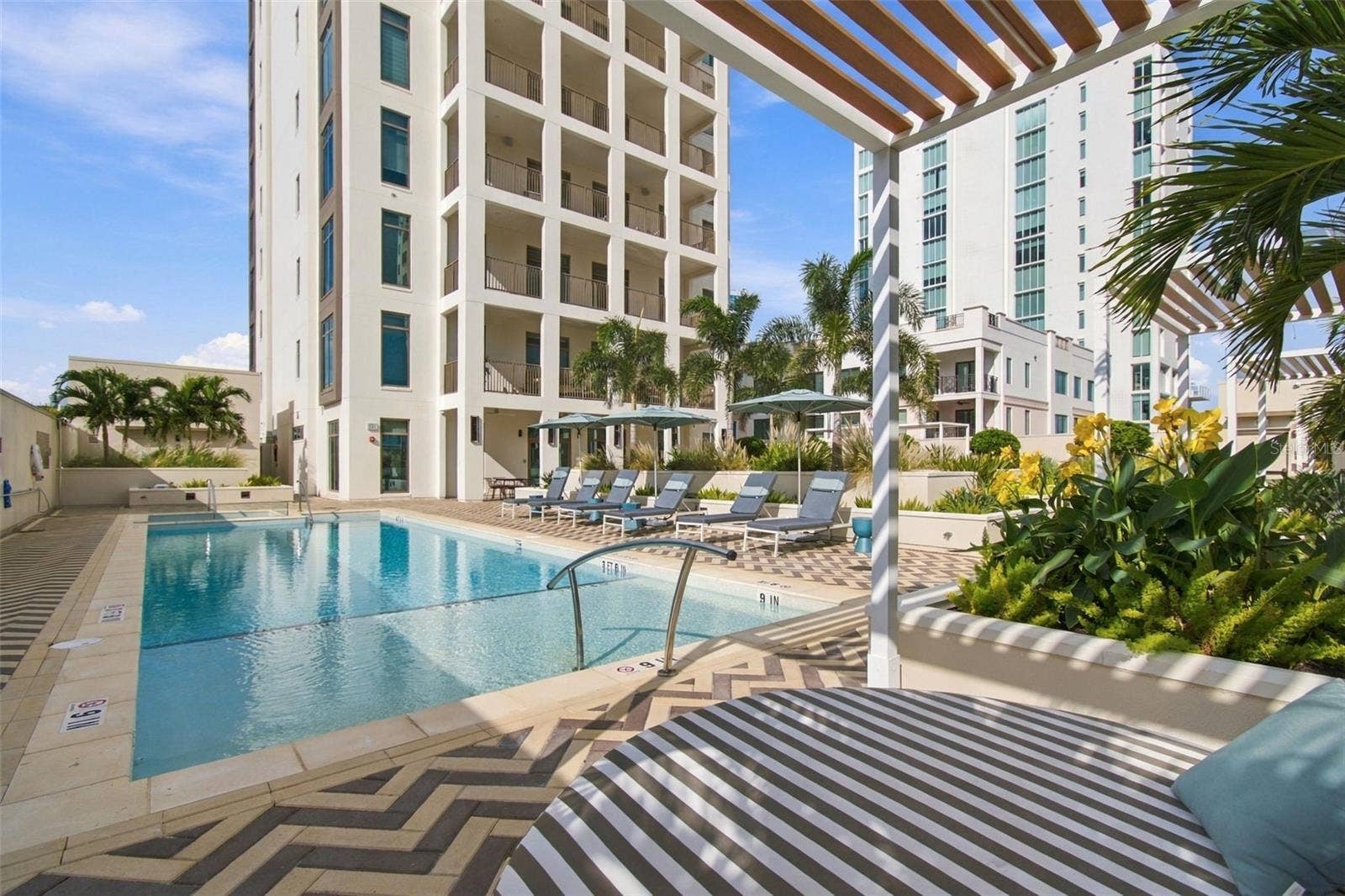 126 4TH AVENUE NE, #1202, St Petersburg, FL 33701 126 4TH AVENUE NE, #1202, St Petersburg, FL 33701