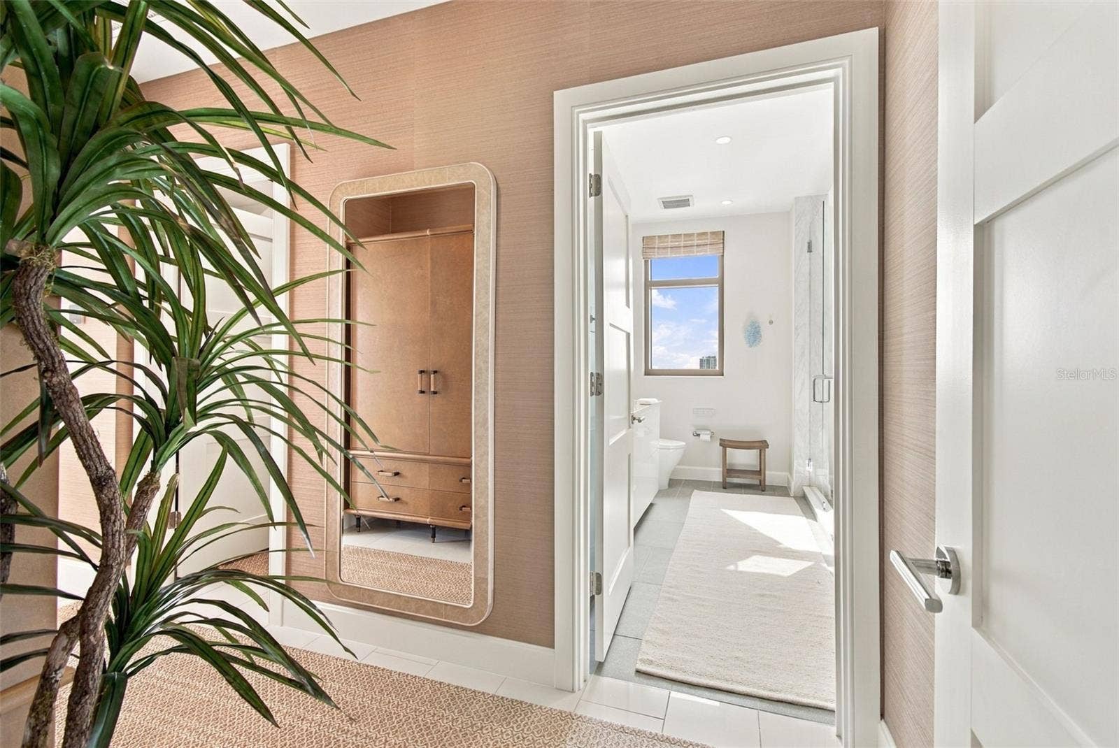 126 4TH AVENUE NE, #1202, St Petersburg, FL 33701 126 4TH AVENUE NE, #1202, St Petersburg, FL 33701