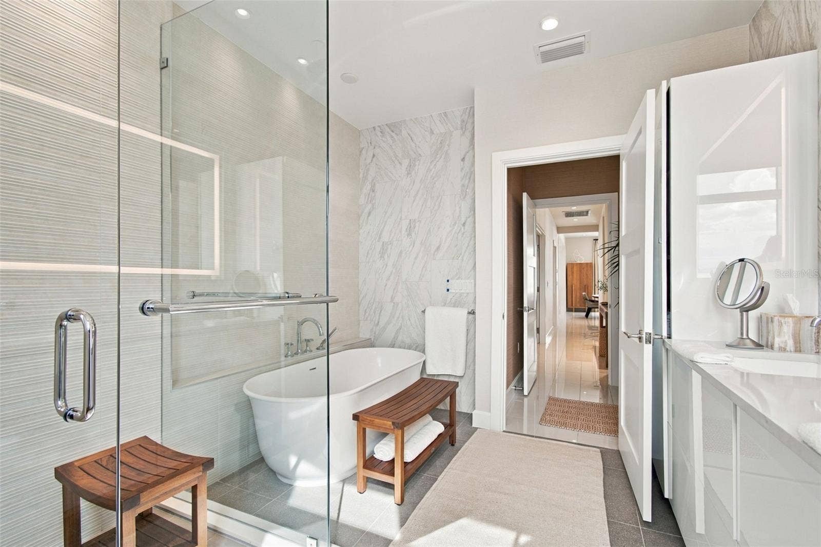 126 4TH AVENUE NE, #1202, St Petersburg, FL 33701 126 4TH AVENUE NE, #1202, St Petersburg, FL 33701