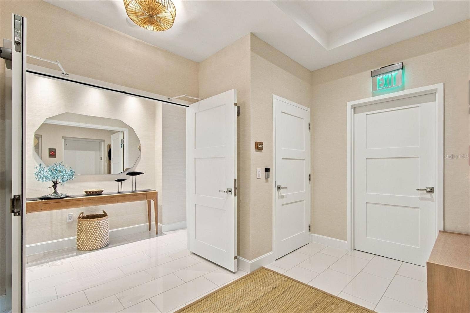 126 4TH AVENUE NE, #1202, St Petersburg, FL 33701 126 4TH AVENUE NE, #1202, St Petersburg, FL 33701