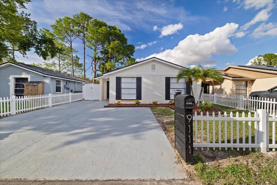 Property photo for 9111 SUFFIELD COURT, Tampa, FL