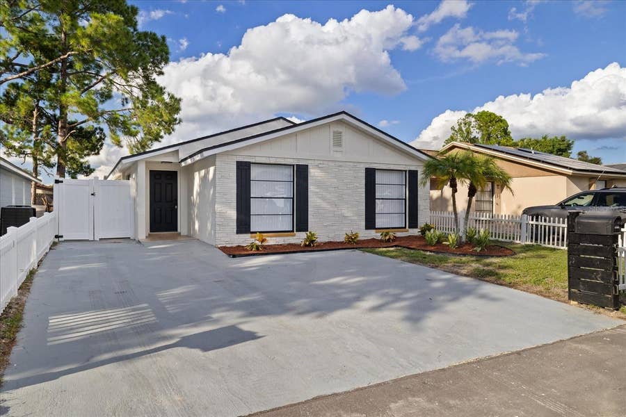 Property photo for 9111 SUFFIELD COURT, Tampa, FL