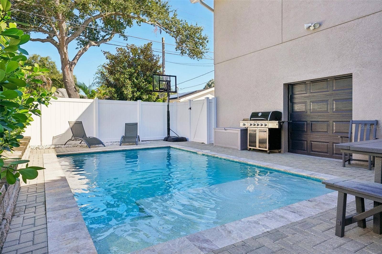 185 24TH AVENUE N, St Petersburg, FL 33704