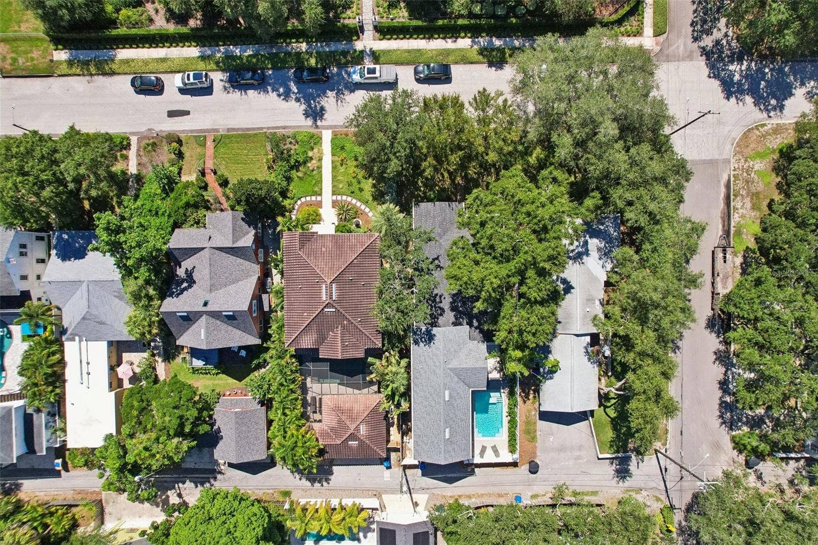 185 24TH AVENUE N, St Petersburg, FL 33704