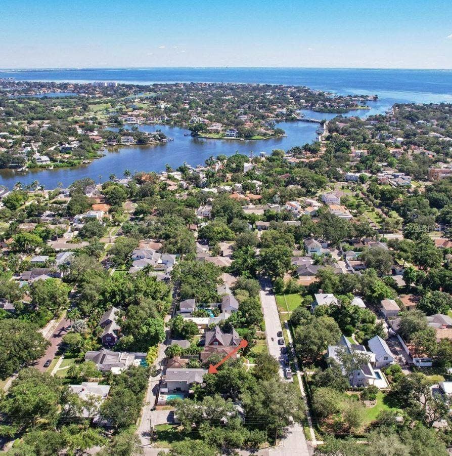 185 24TH AVENUE N, St Petersburg, FL 33704