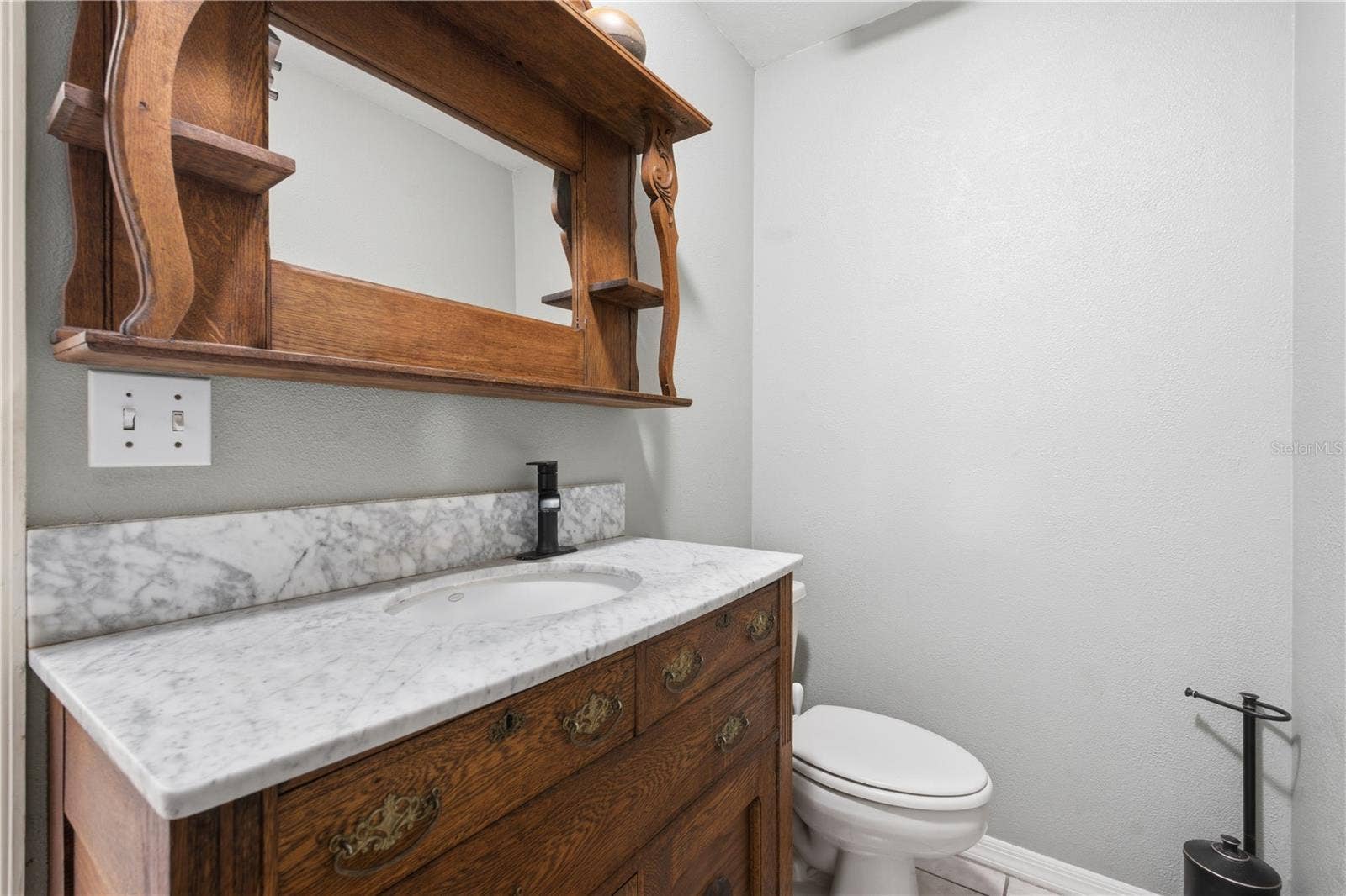 Guest Bath 1st Floor