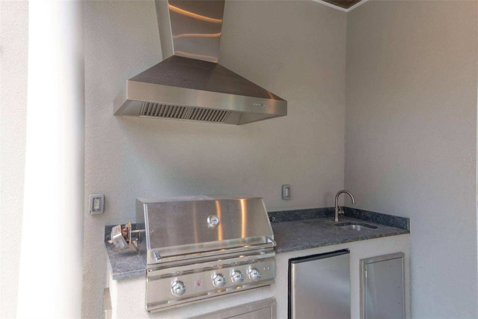 4706 W SAN JOSE STREET, Tampa, FL 33629 outdoor gas grill