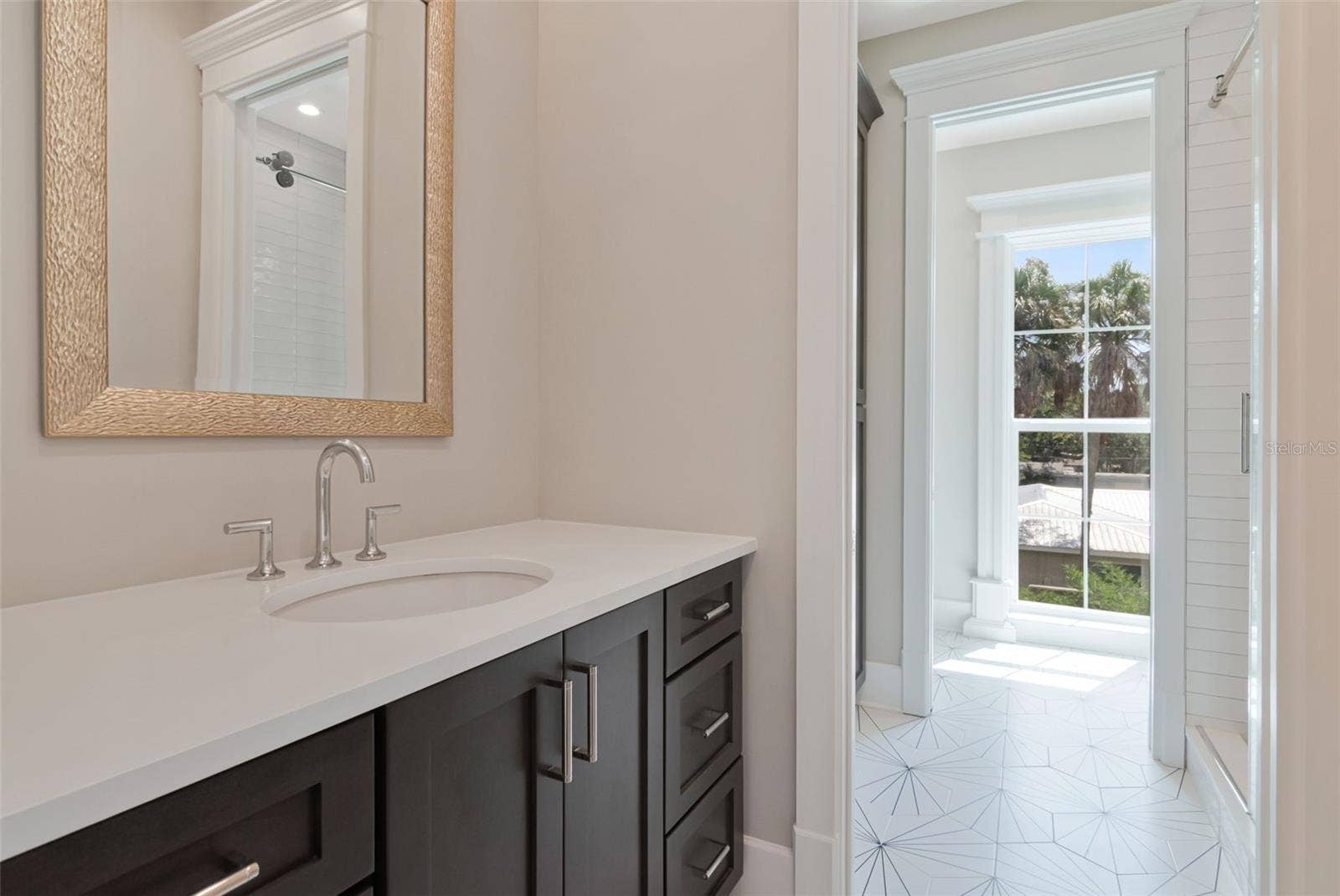 4706 W SAN JOSE STREET, Tampa, FL 33629 private vanities in shared bath