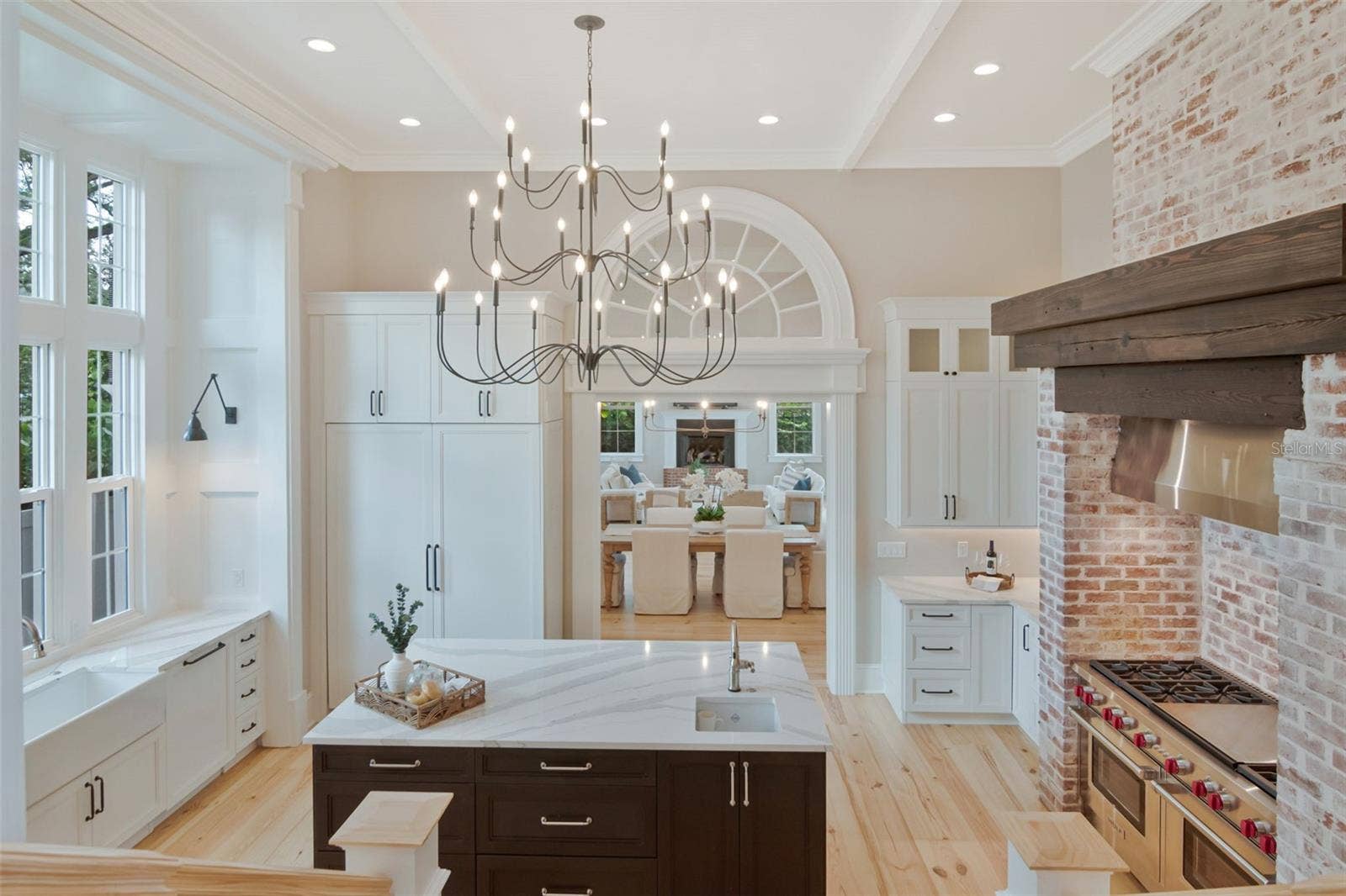 4706 W SAN JOSE STREET, Tampa, FL 33629 Exquisite kitchen finishes with layered living