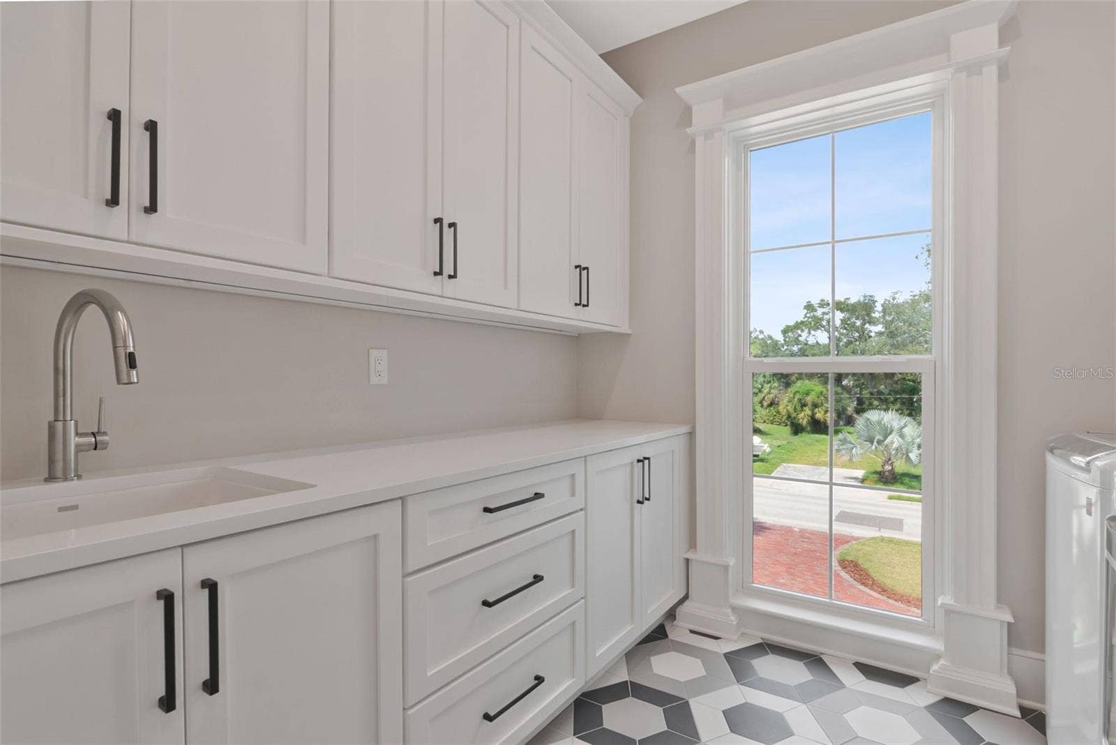 4706 W SAN JOSE STREET, Tampa, FL 33629 2nd laundry conveniently located on 2nd floor
