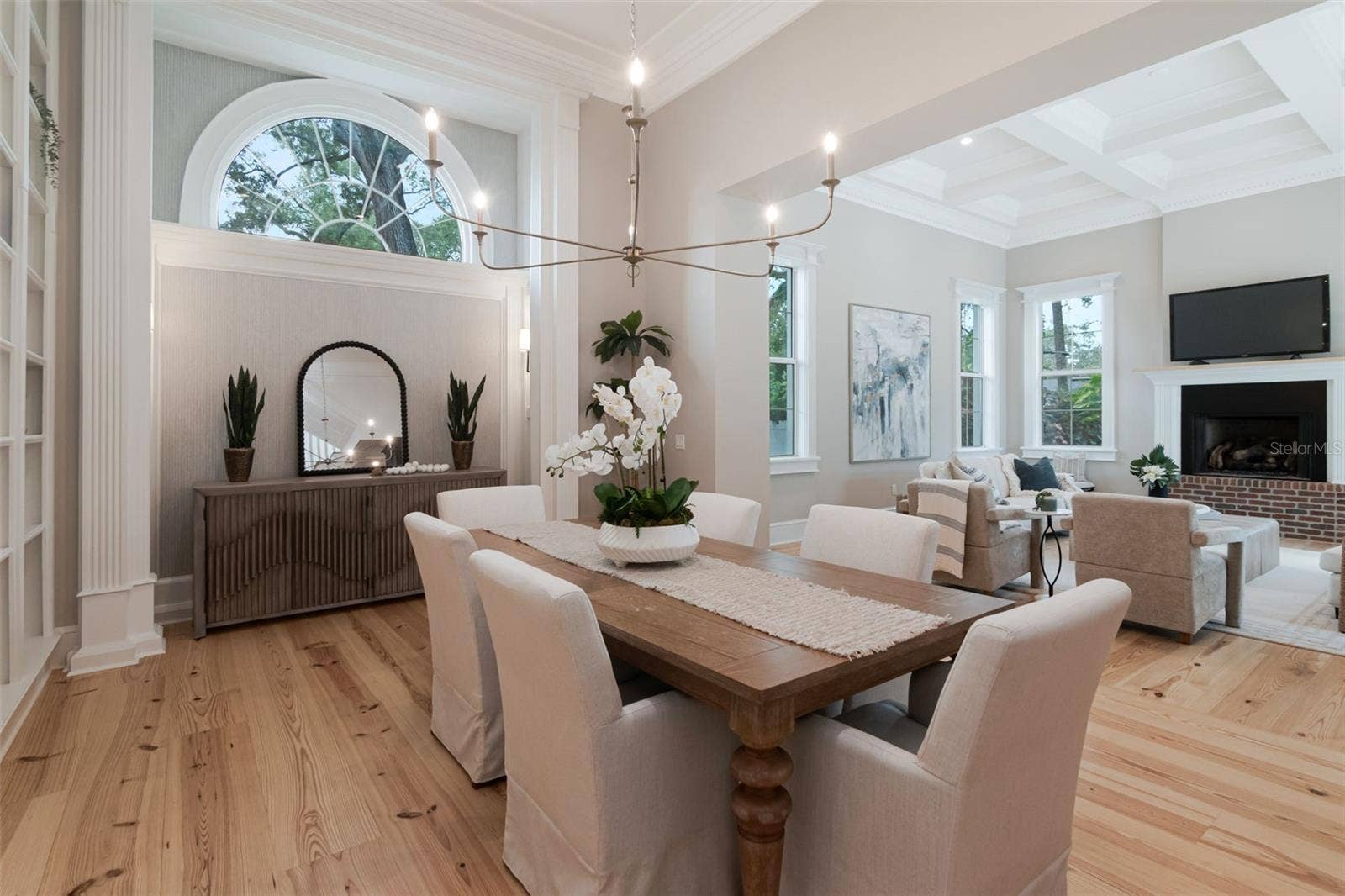 4706 W SAN JOSE STREET, Tampa, FL 33629 volume ceilings throughout