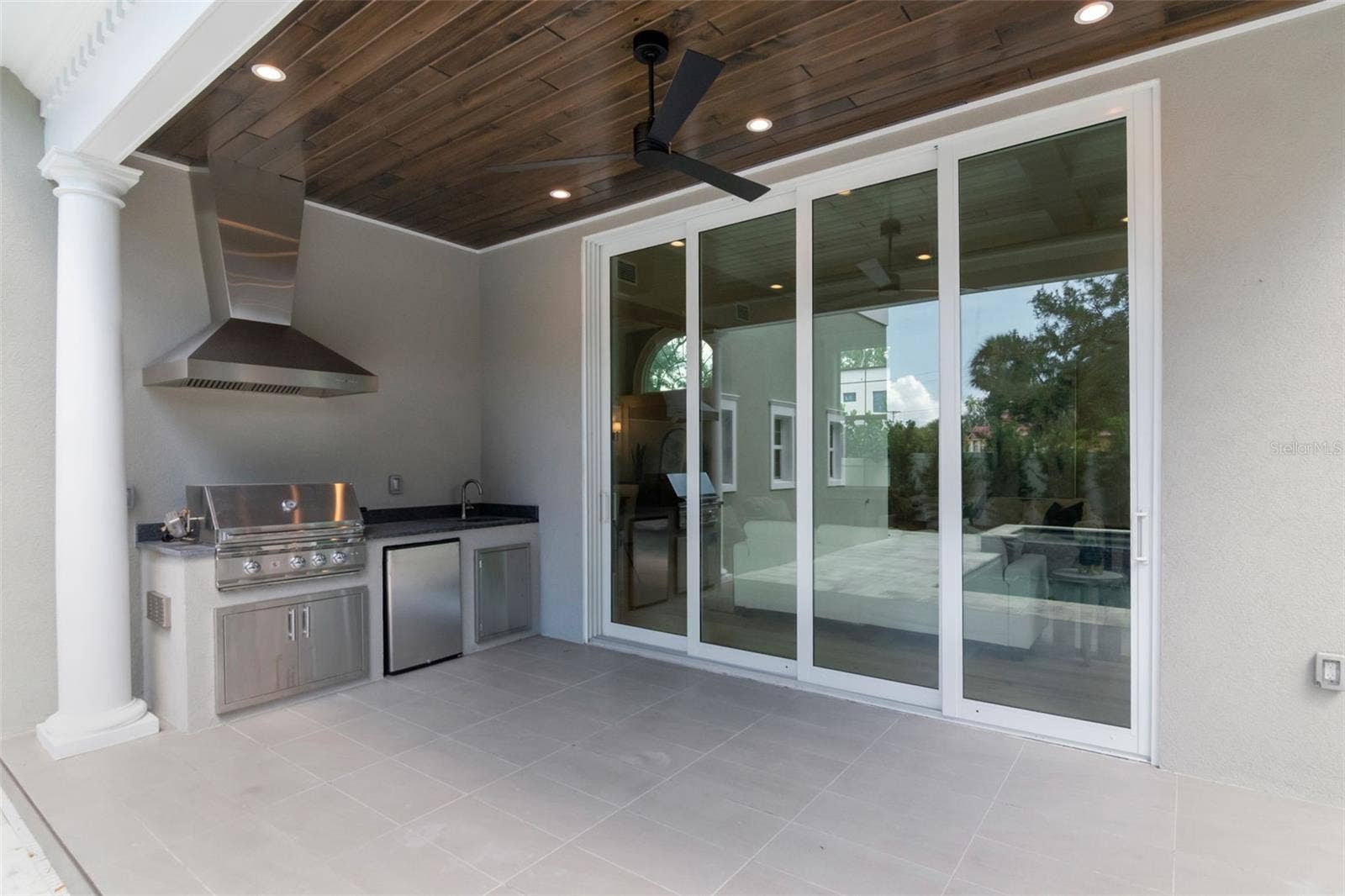 4706 W SAN JOSE STREET, Tampa, FL 33629 summer kitchen