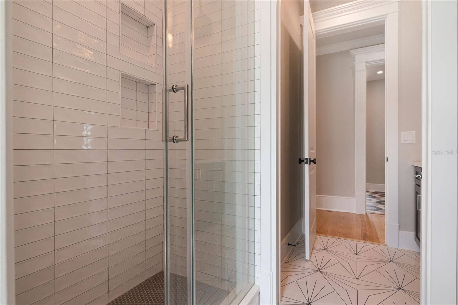 4706 W SAN JOSE STREET, Tampa, FL 33629 walk in glass shower