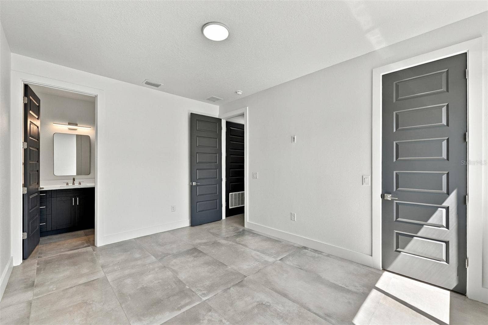 3201 W WYOMING AVENUE, Tampa, FL 33611 3201 W WYOMING AVENUE, Tampa, FL 33611