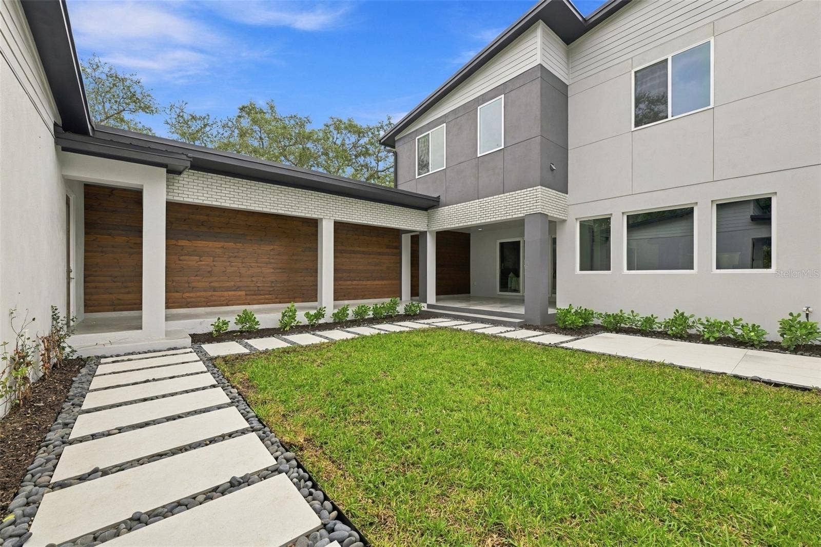 3201 W WYOMING AVENUE, Tampa, FL 33611 3201 W WYOMING AVENUE, Tampa, FL 33611