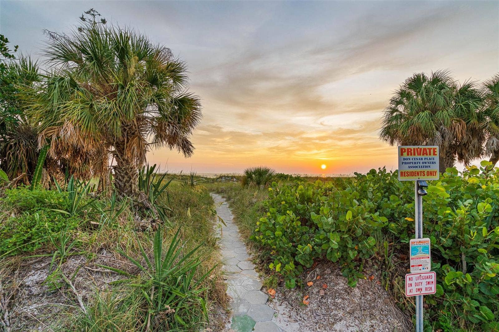 540 80TH AVENUE, St Pete Beach, FL 33706 540 80TH AVENUE, St Pete Beach, FL 33706