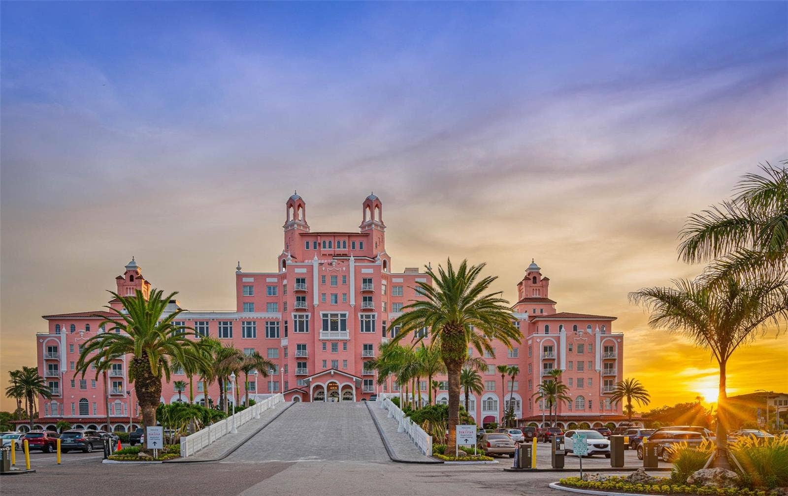 540 80TH AVENUE, St Pete Beach, FL 33706 The Famous Don CeSar at sunset!