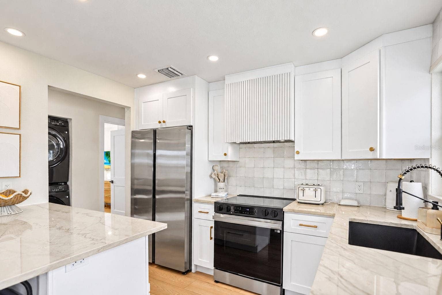 170 145TH AVENUE E, Madeira Beach, FL 33708