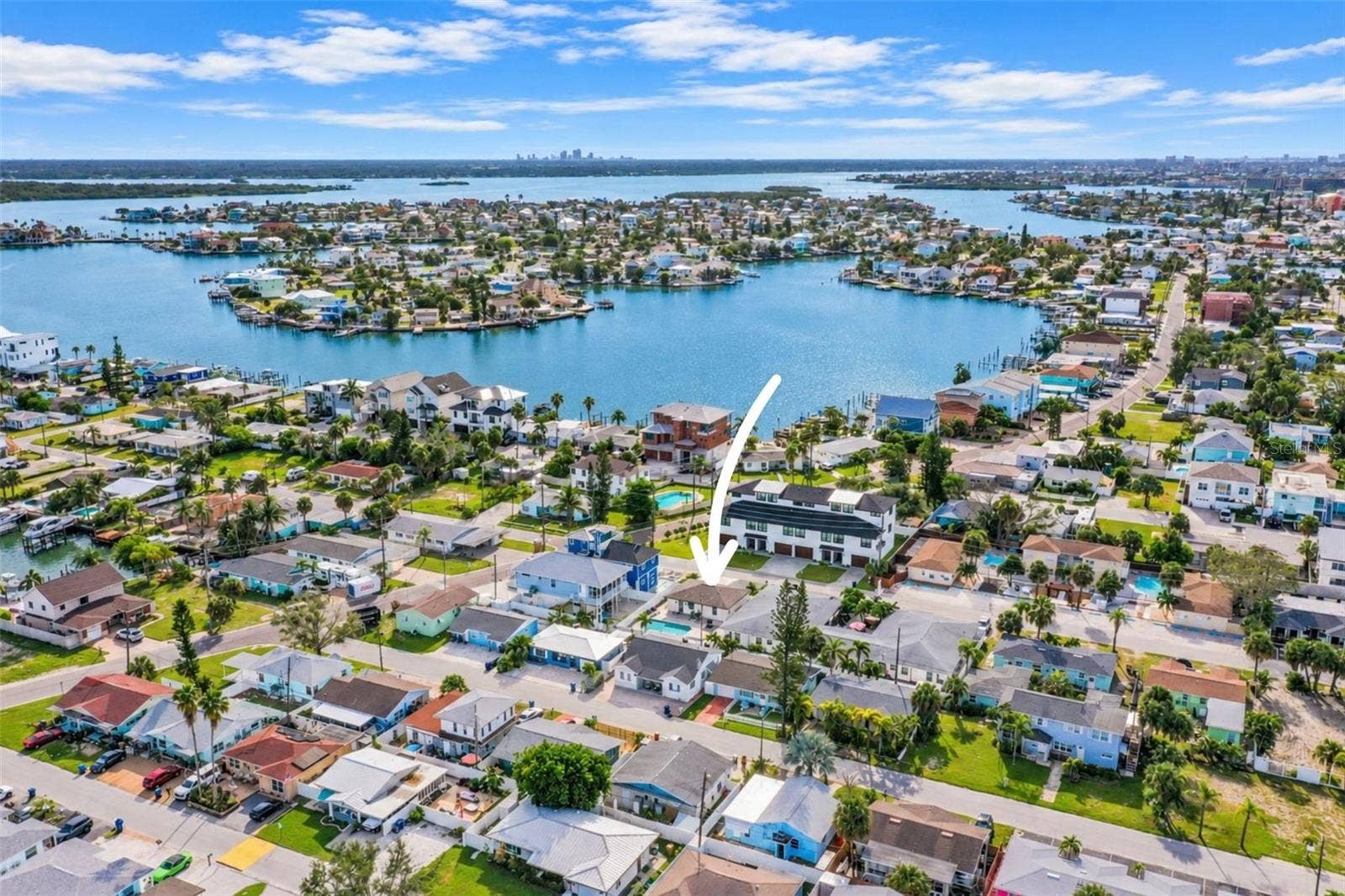 170 145TH AVENUE E, Madeira Beach, FL 33708