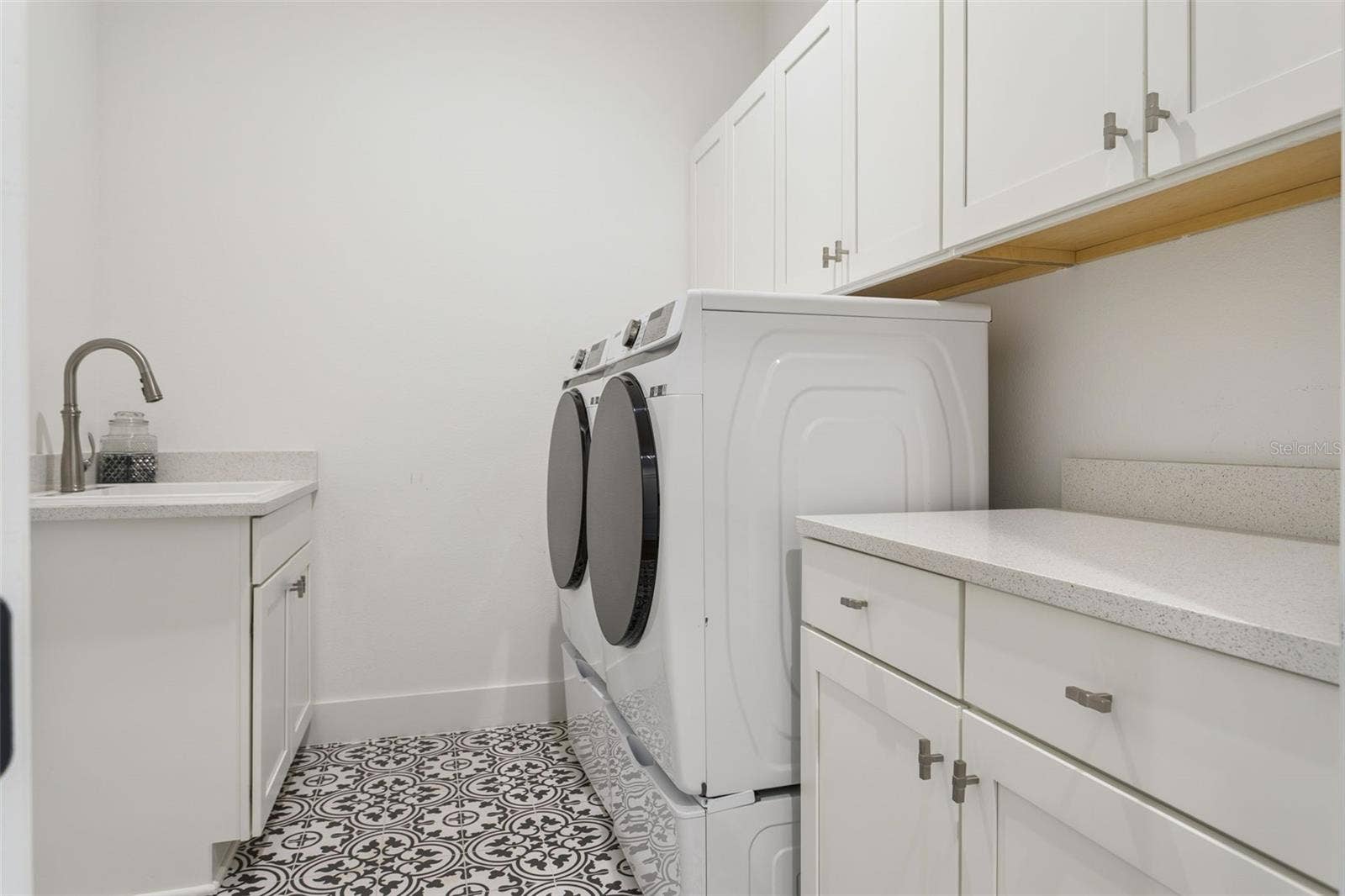 3513 W TACON STREET, Tampa, FL 33629 upstairs laundry room