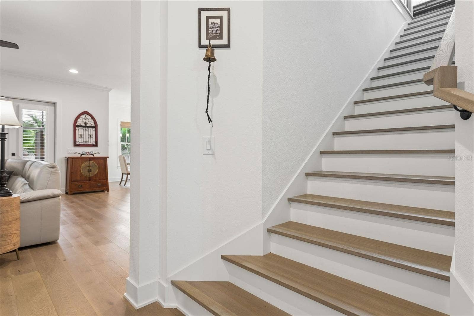 3513 W TACON STREET, Tampa, FL 33629 stairwell