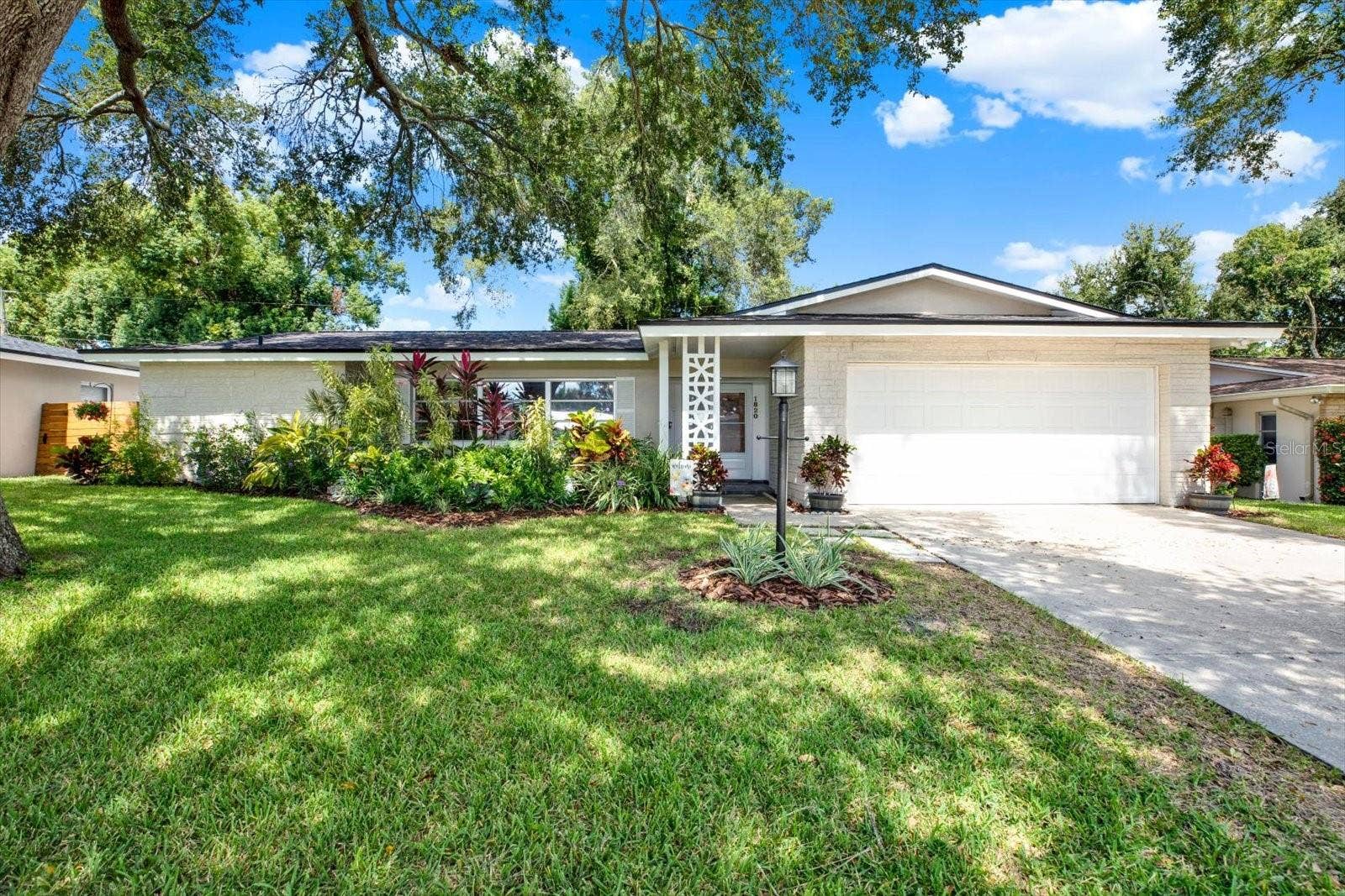1820 NORTHWOOD DRIVE, Clearwater, FL 33764 Front Yard