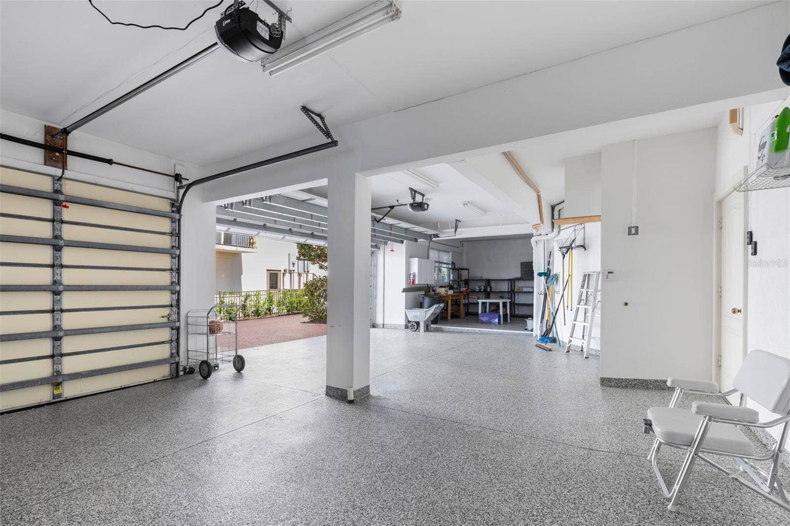 6130 KIPPS COLONY DRIVE W, Gulfport, FL 33707 6130 KIPPS COLONY DRIVE W, Gulfport, FL 33707