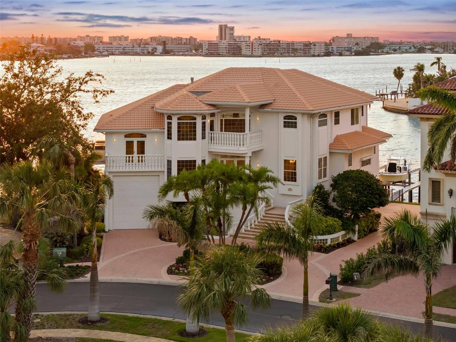 6130 KIPPS COLONY DRIVE W, Gulfport, FL 33707 6130 KIPPS COLONY DRIVE W, Gulfport, FL 33707