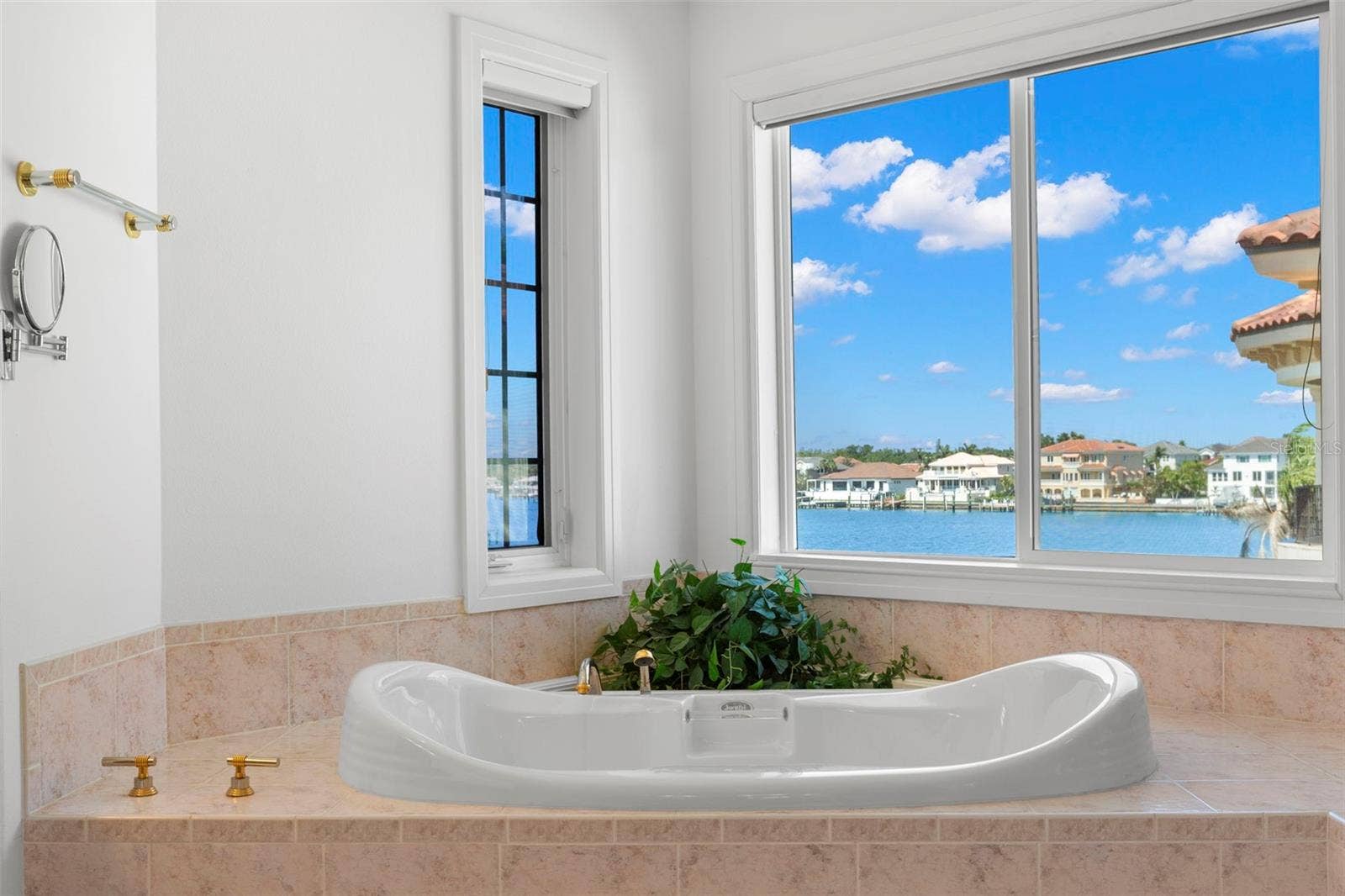 6130 KIPPS COLONY DRIVE W, Gulfport, FL 33707 6130 KIPPS COLONY DRIVE W, Gulfport, FL 33707