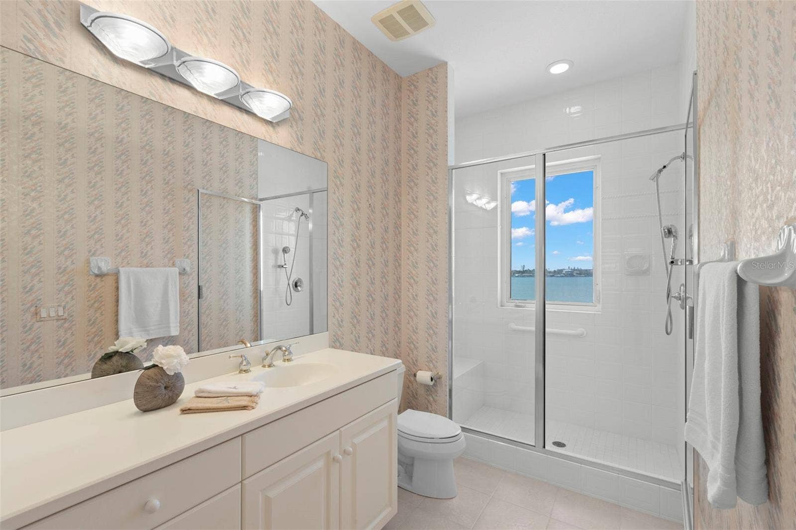 6130 KIPPS COLONY DRIVE W, Gulfport, FL 33707 6130 KIPPS COLONY DRIVE W, Gulfport, FL 33707