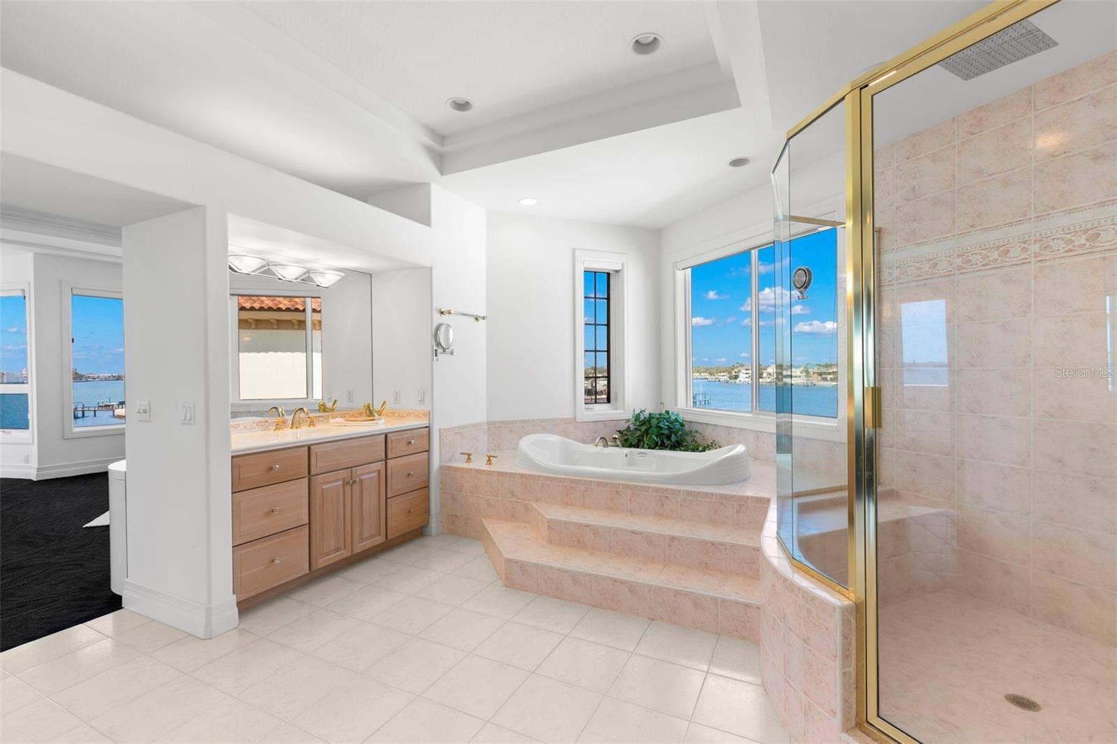 6130 KIPPS COLONY DRIVE W, Gulfport, FL 33707 6130 KIPPS COLONY DRIVE W, Gulfport, FL 33707