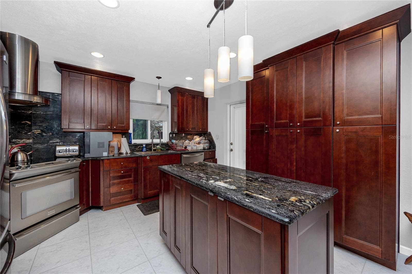 902 ROBIN AVENUE, Palm Harbor, FL 34683 902 ROBIN AVENUE, Palm Harbor, FL 34683