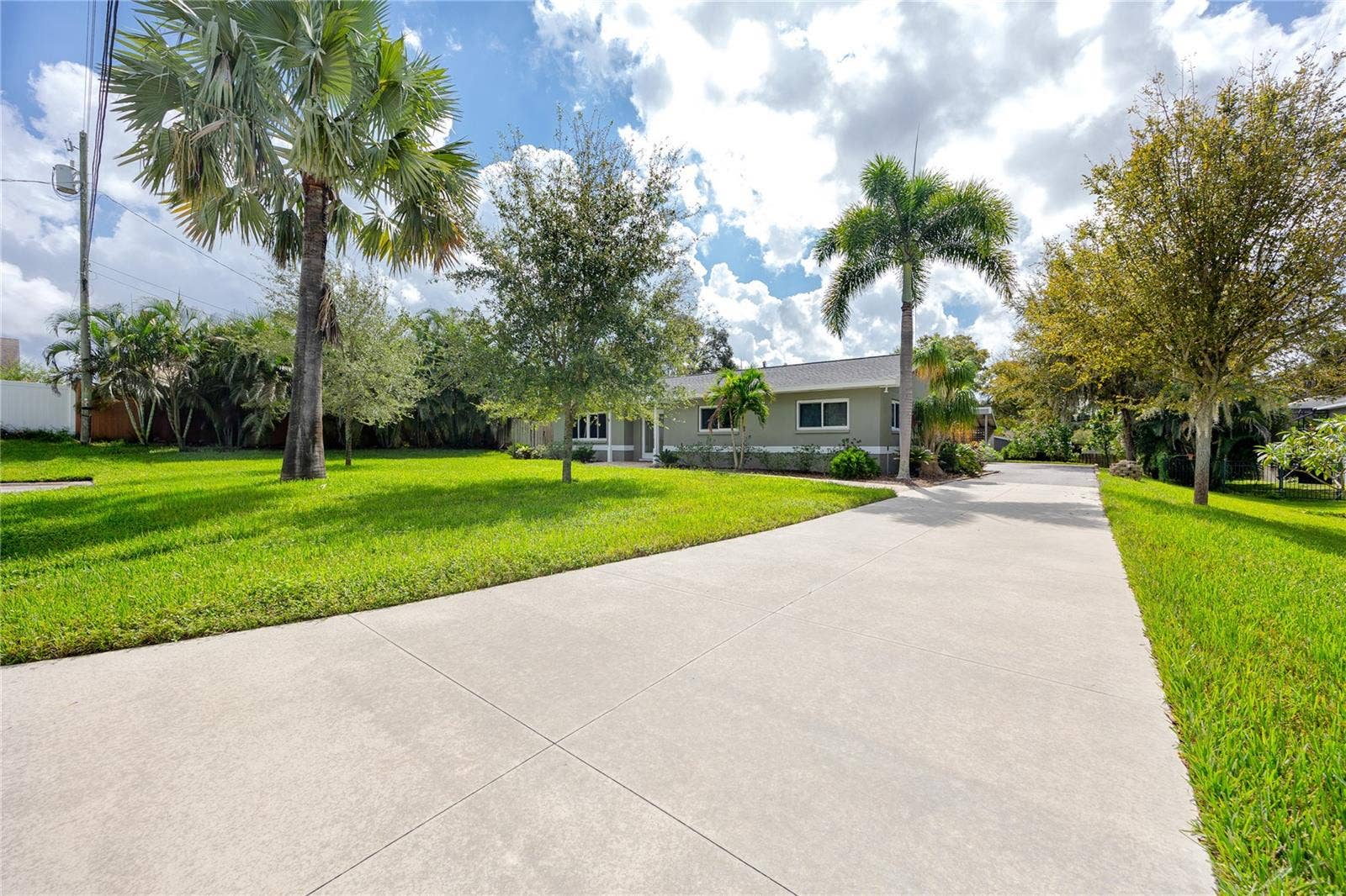 902 ROBIN AVENUE, Palm Harbor, FL 34683 902 ROBIN AVENUE, Palm Harbor, FL 34683