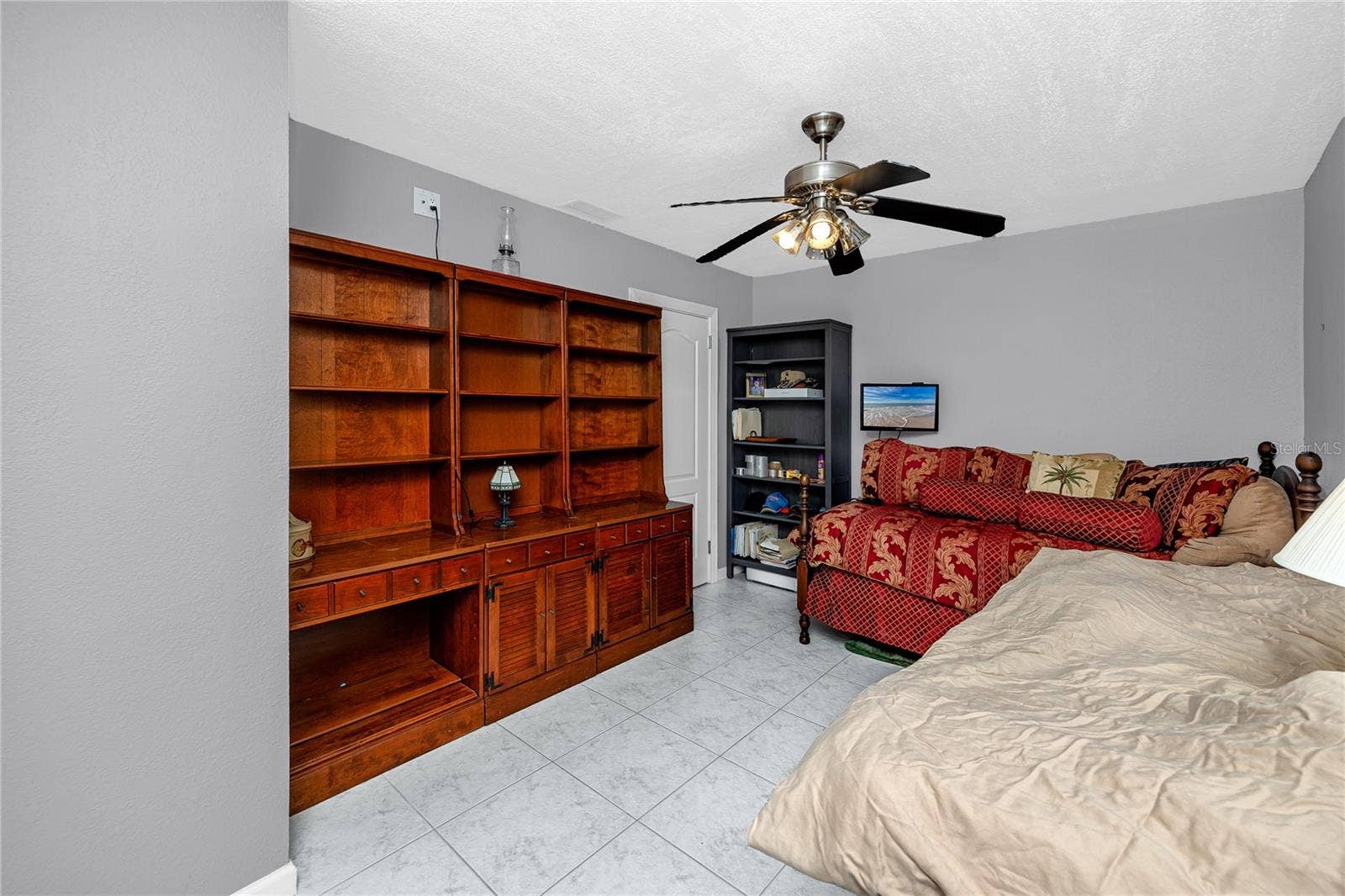 902 ROBIN AVENUE, Palm Harbor, FL 34683 902 ROBIN AVENUE, Palm Harbor, FL 34683