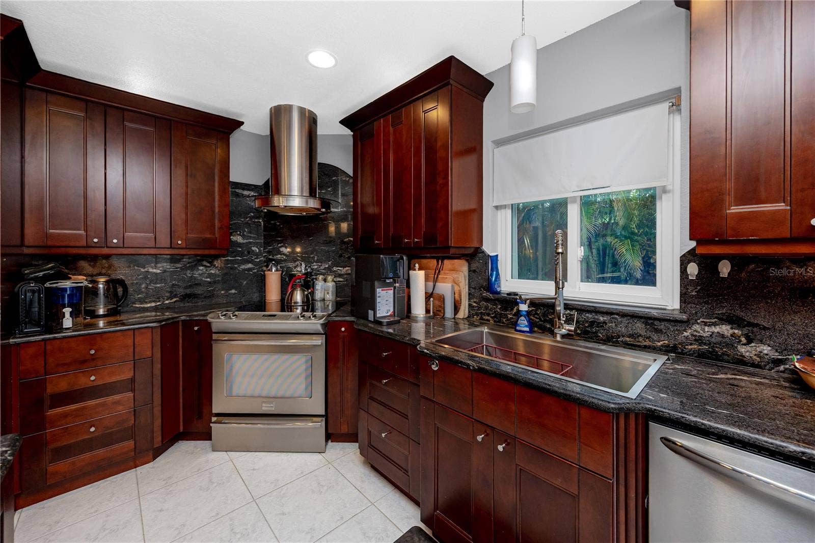 902 ROBIN AVENUE, Palm Harbor, FL 34683 902 ROBIN AVENUE, Palm Harbor, FL 34683