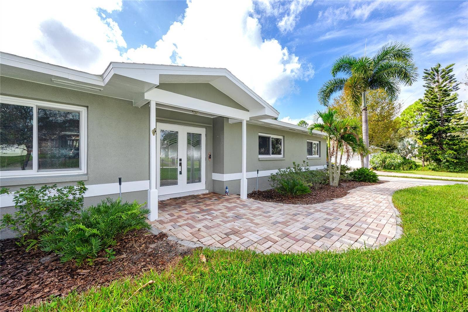902 ROBIN AVENUE, Palm Harbor, FL 34683 902 ROBIN AVENUE, Palm Harbor, FL 34683
