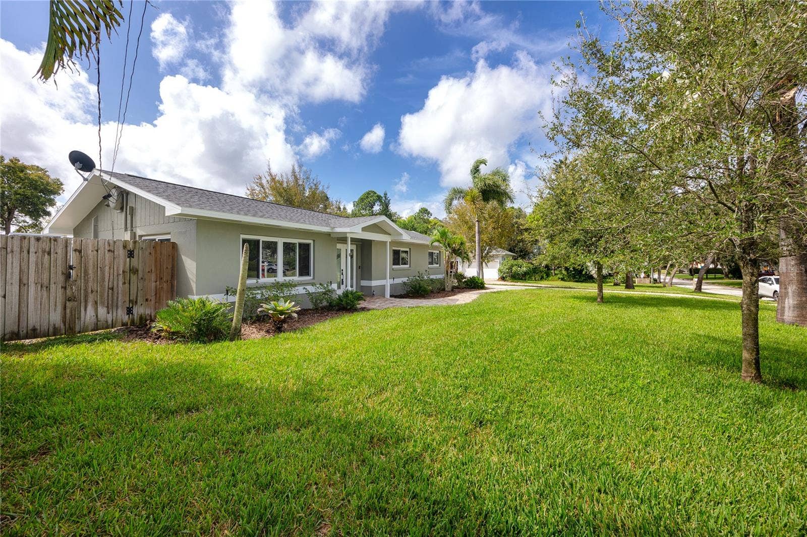 902 ROBIN AVENUE, Palm Harbor, FL 34683 902 ROBIN AVENUE, Palm Harbor, FL 34683