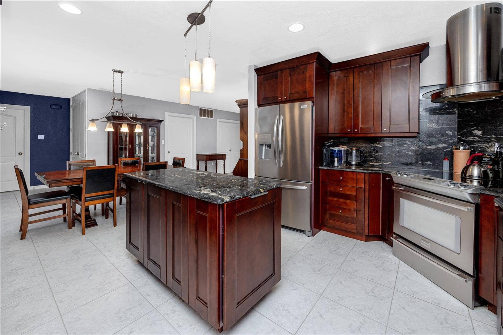 902 ROBIN AVENUE, Palm Harbor, FL 34683 902 ROBIN AVENUE, Palm Harbor, FL 34683