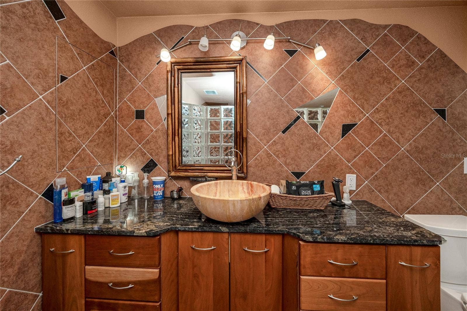 902 ROBIN AVENUE, Palm Harbor, FL 34683 902 ROBIN AVENUE, Palm Harbor, FL 34683