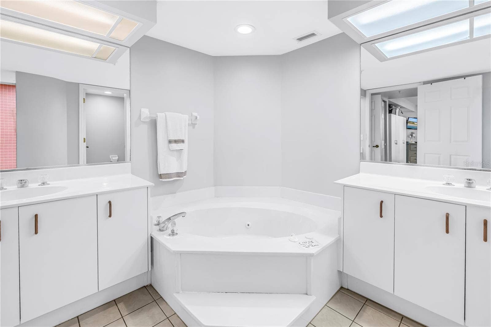 6650 SUNSET WAY, #105, St Pete Beach, FL 33706 6650 SUNSET WAY, #105, St Pete Beach, FL 33706
