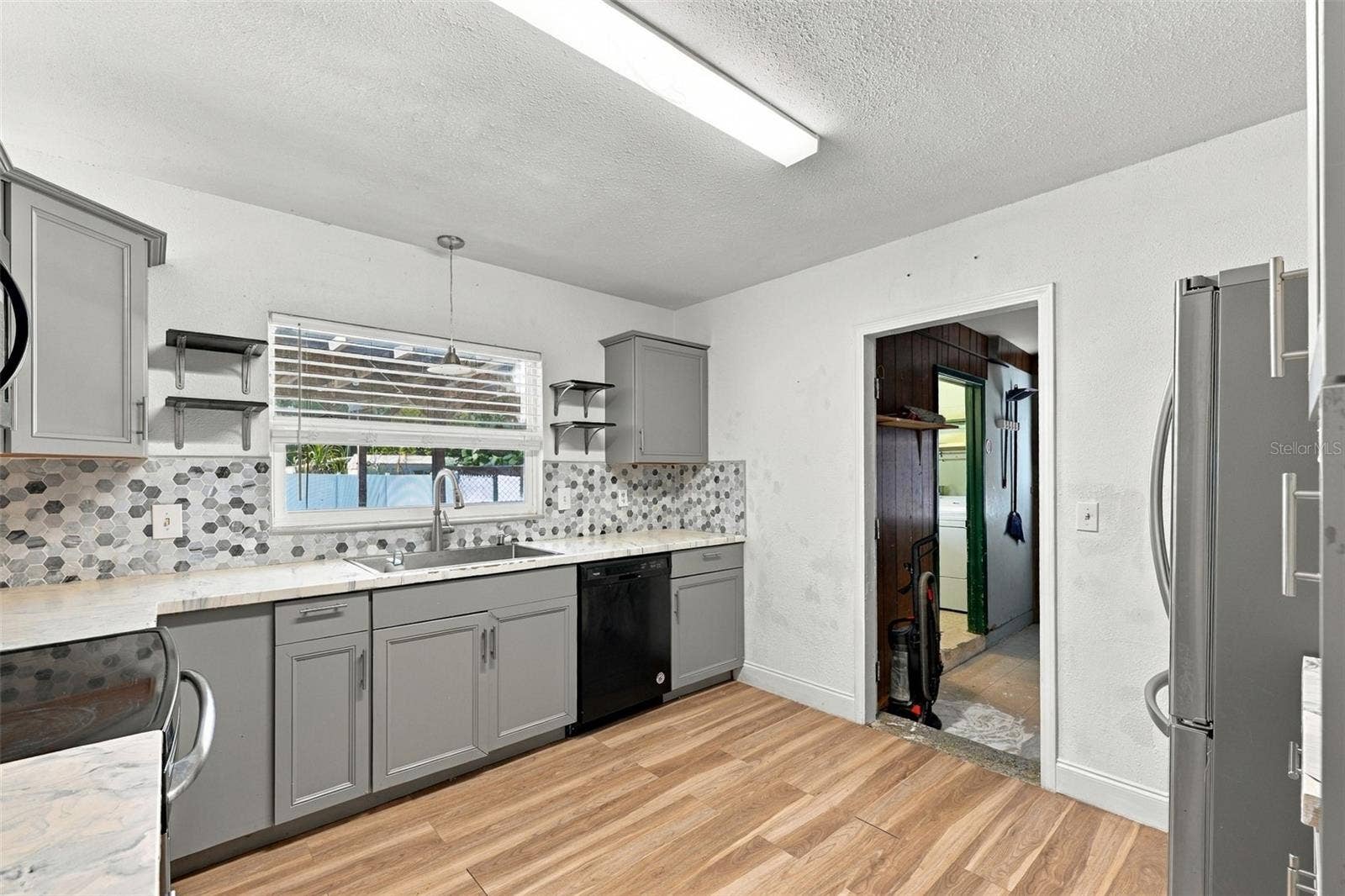 702 CAMELLIA COURT, Seffner, FL 33584 702 CAMELLIA COURT, Seffner, FL 33584